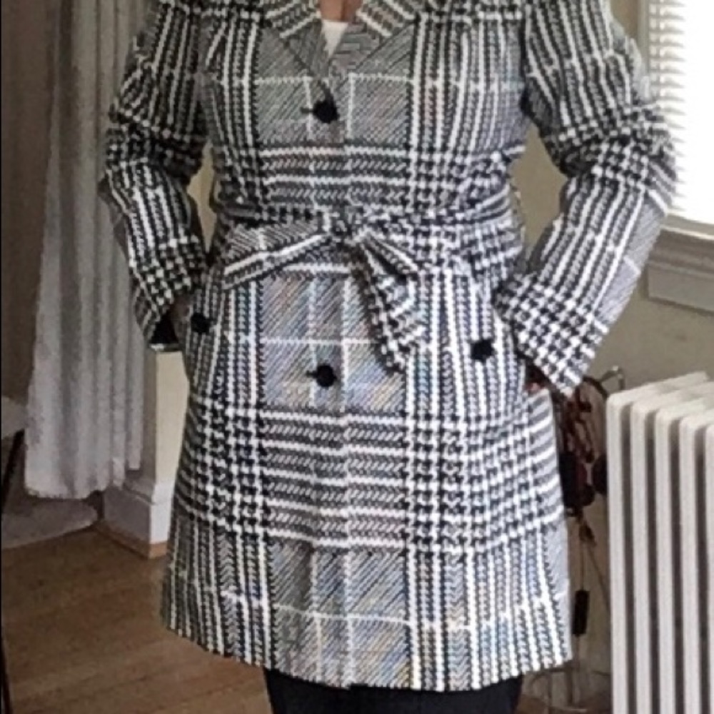 Designer Raincoat - Picture 2 of 3